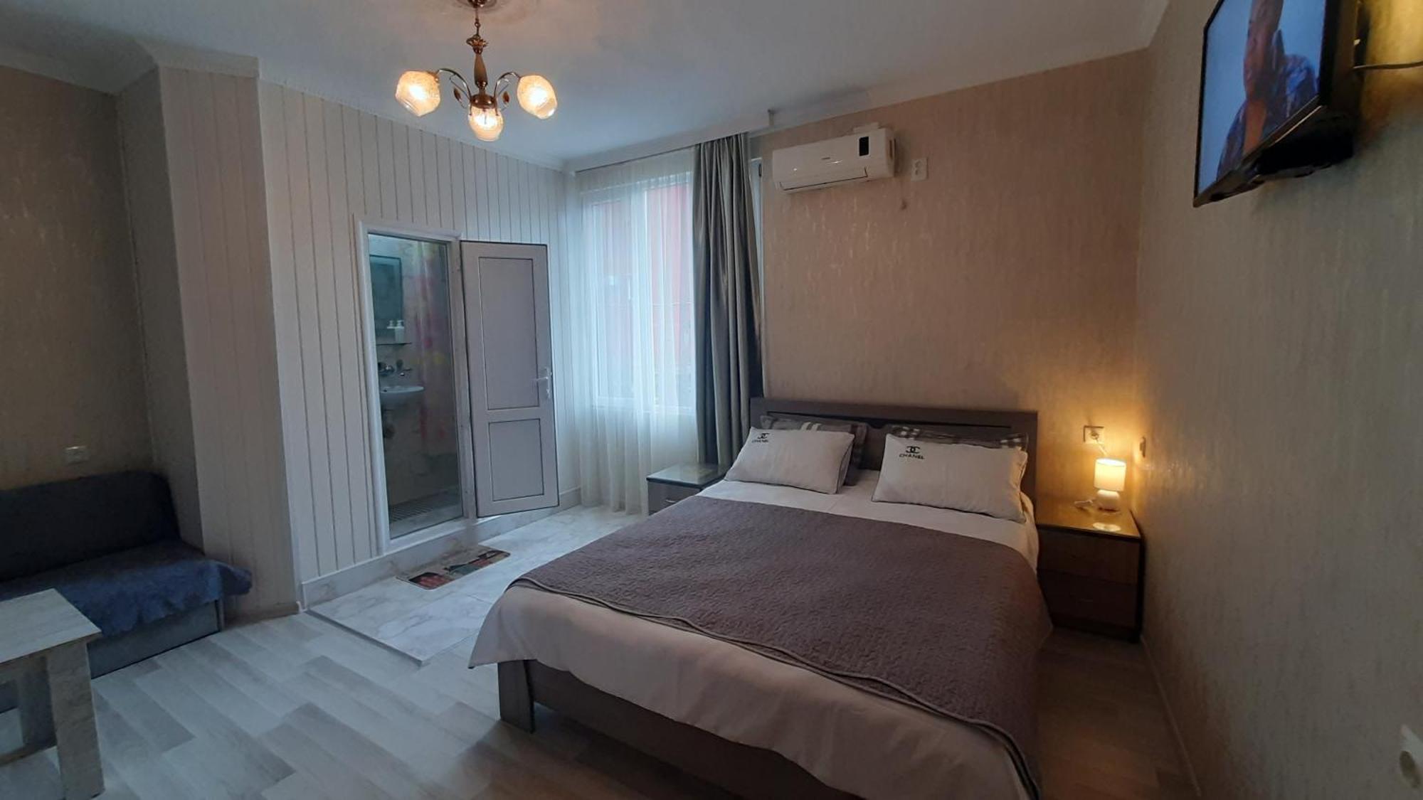 Guesthouse Next To Beach Batoumi Extérieur photo