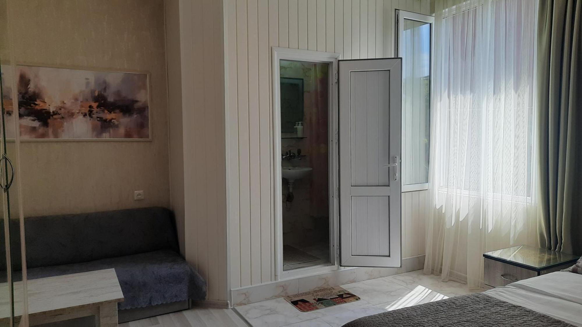 Guesthouse Next To Beach Batoumi Extérieur photo
