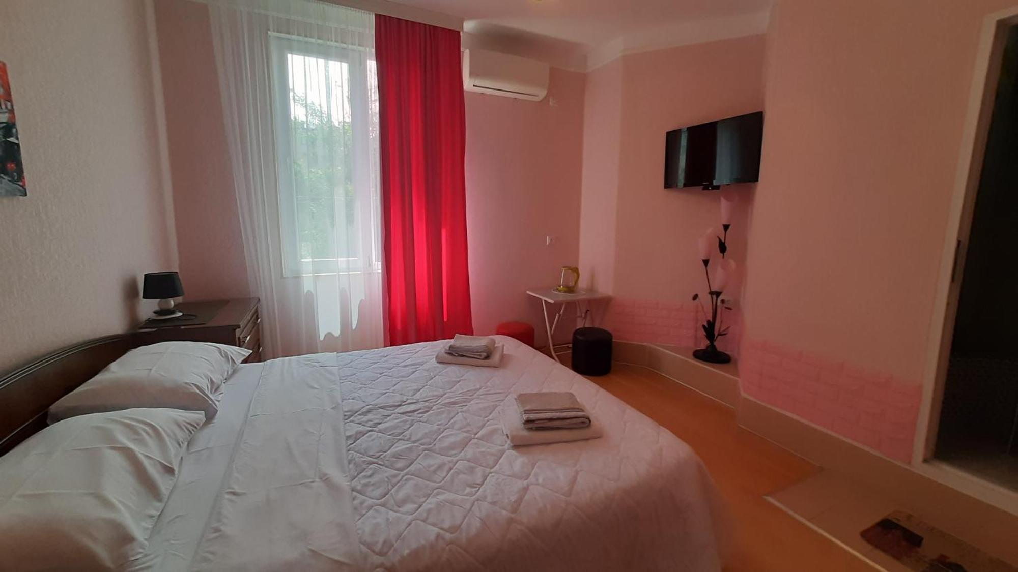 Guesthouse Next To Beach Batoumi Extérieur photo